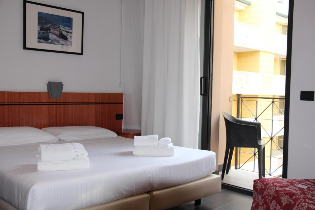 Hotel Nettunia Rimini Luaran gambar