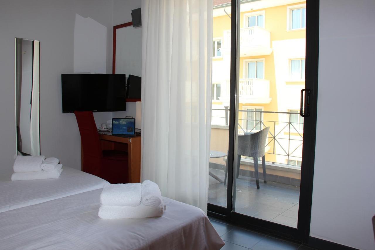 Hotel Nettunia Rimini Luaran gambar